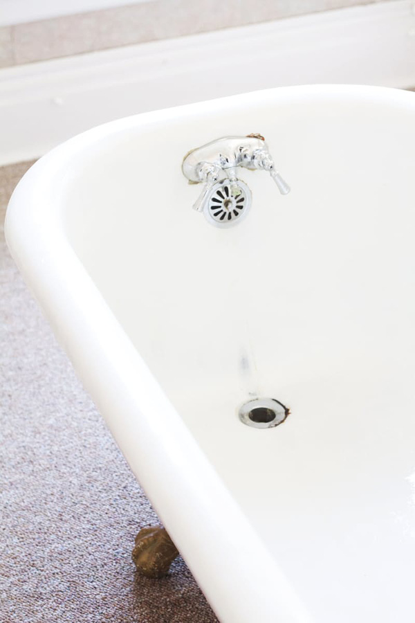 Đập tan các vết ố vàng cho bồn tắm nhà bạn sạch bóng như mới 10
