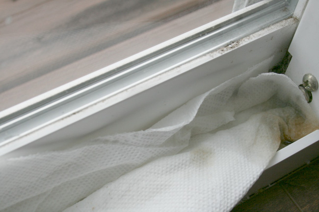 Hướng dẫn bạn cách làm sạch bụi bặm ở những vị trí khó vệ sinh nhất của cửa sổ hiệu quả tức thì 12