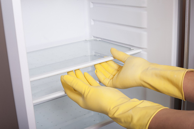 Hướng dẫn làm sạch mọi ngóc ngách của tủ lạnh chỉ bằng các nguyên liệu rẻ tiền 9