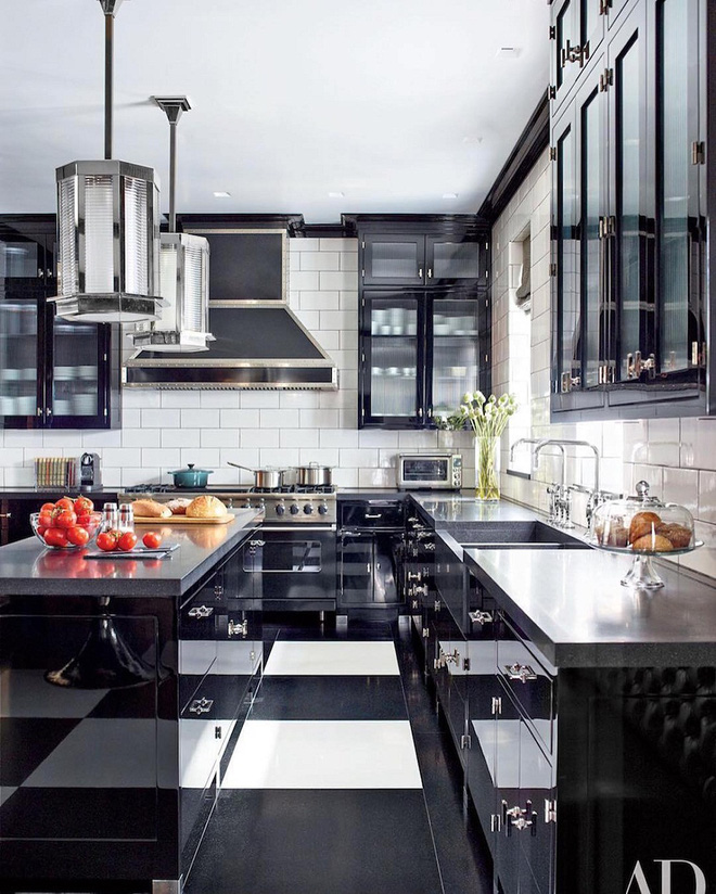 16 thiết kế phòng bếp đẹp với hai gam màu đen trắng (2)
