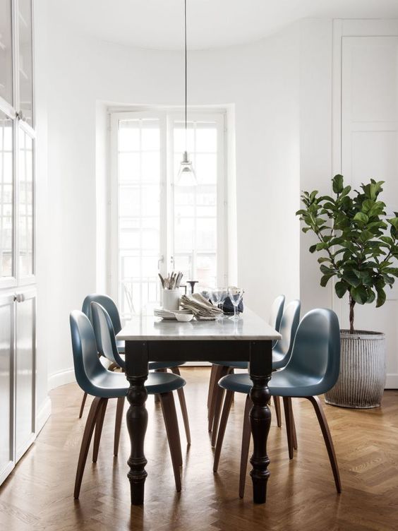 Xu hướng thiết kế phòng ăn mới toanh kết hợp bàn kiểu cũ với ghế hiện đại - Nhà Đẹp Số (3)