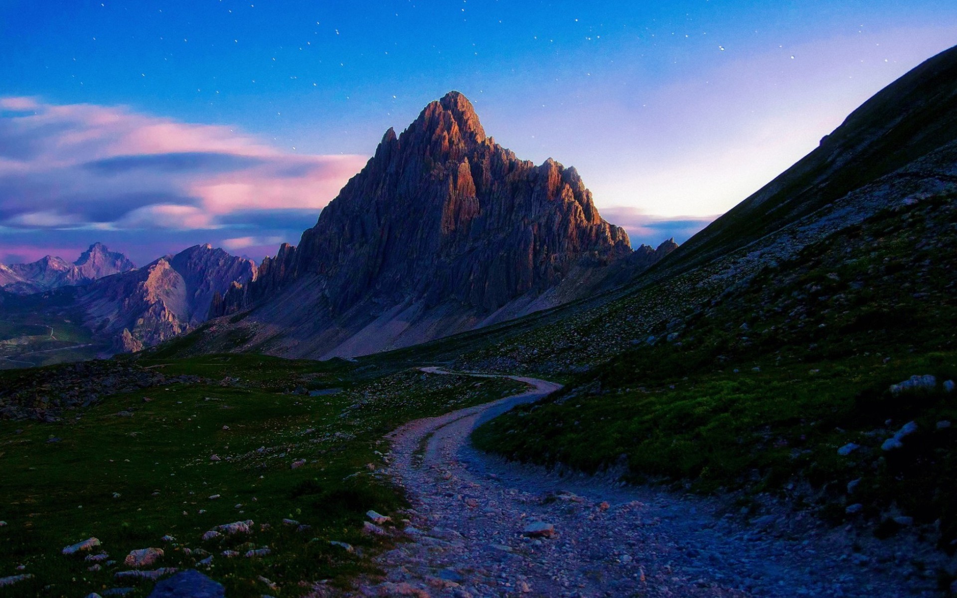 Hình ảnh núi đẹp hùng vĩ lãng mạn ấn tượng nhất thế giới