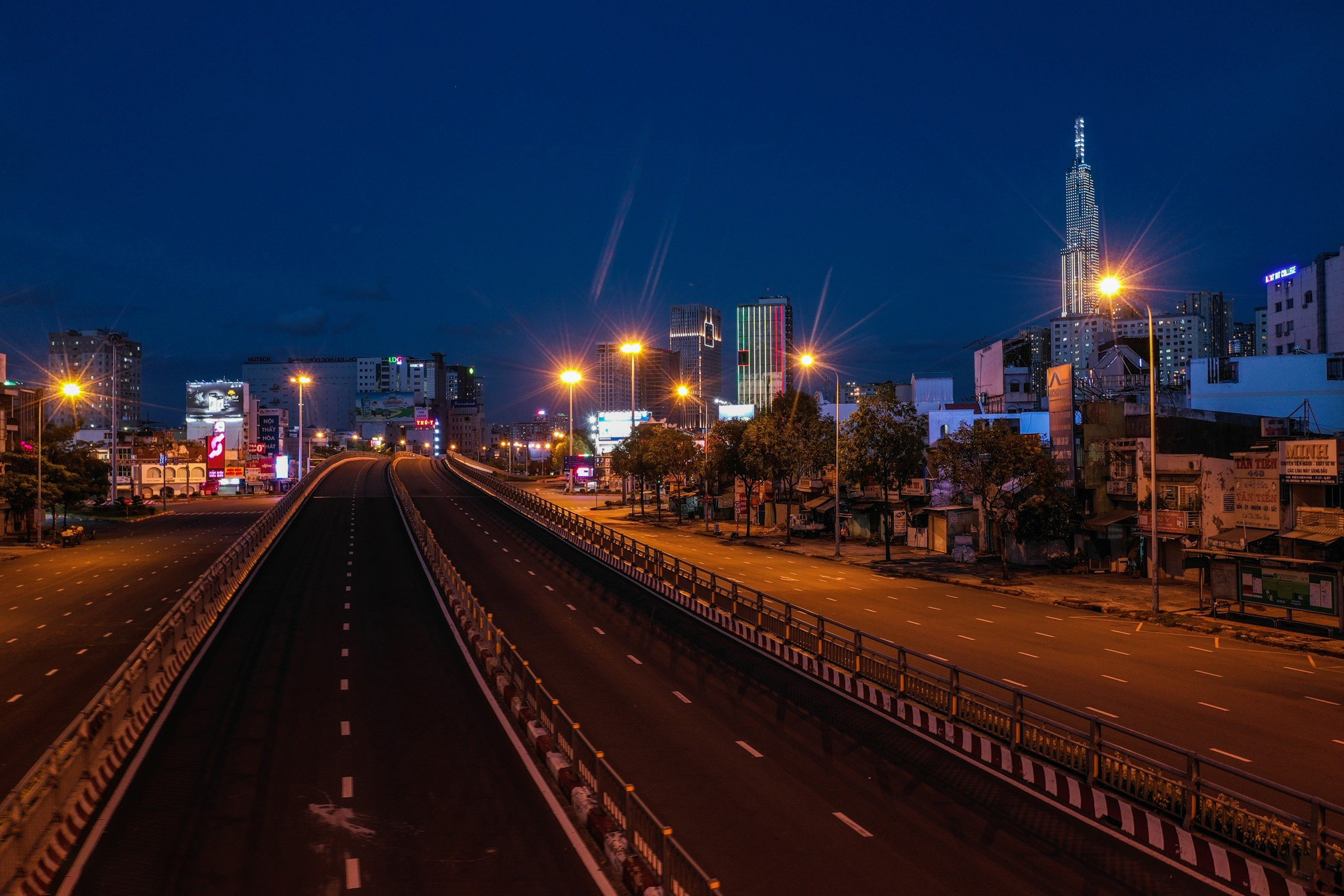 Hình ảnh đường phố về đêm chill
