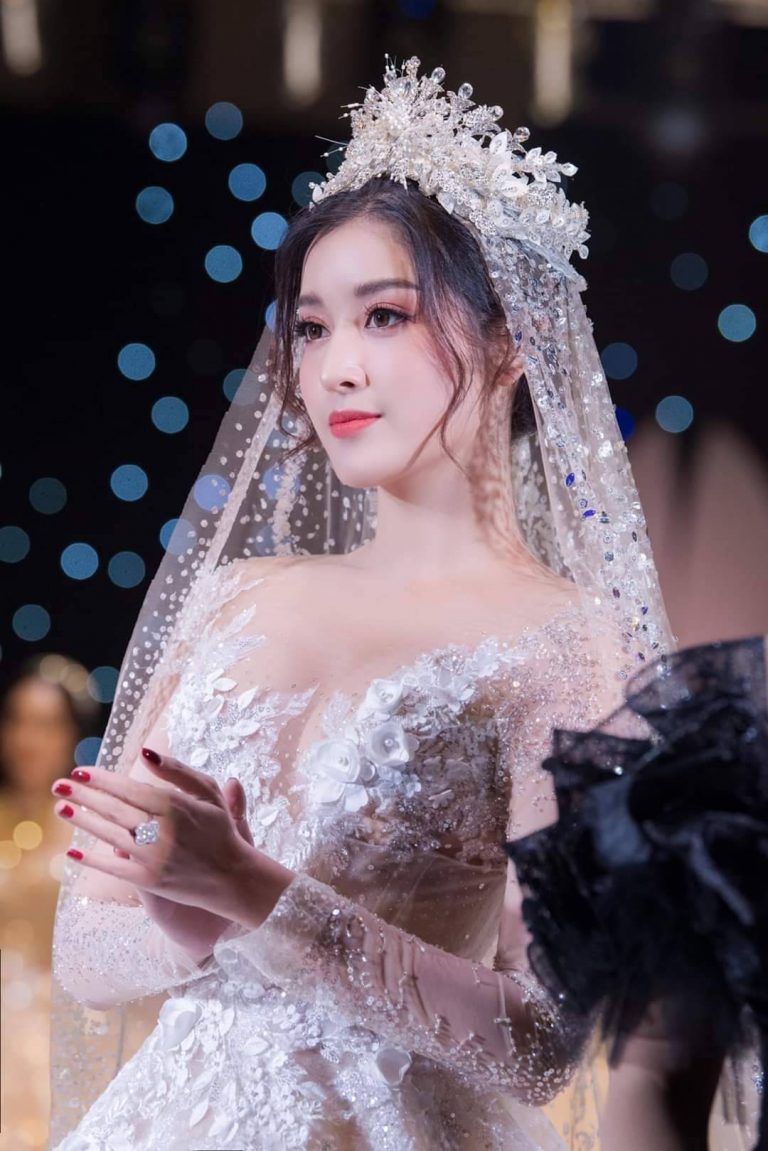21 Mẫu váy cưới màu đen ấn tượng  Tu Linh Boutique